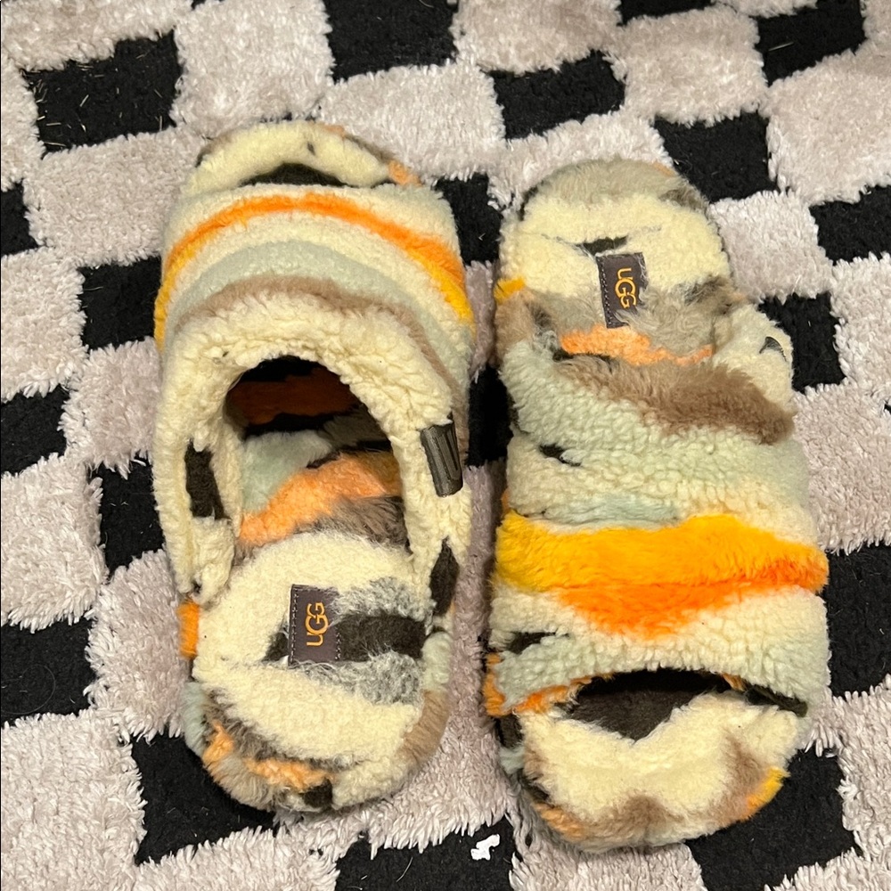 UGG - Cali Collage Fluff You All Gender Cozy Striped Slippers - Olive